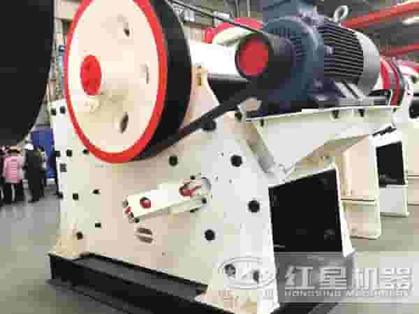 鄂式破碎机(鄂破机)