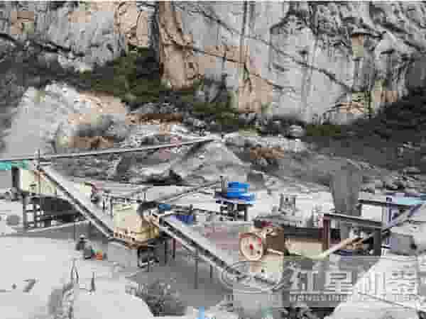 碎石制砂作业现场图 碎石制砂作业现场图