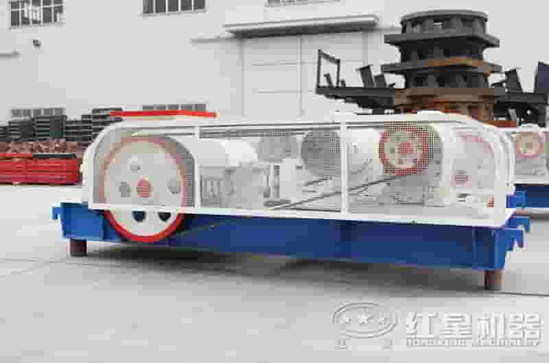 2PG0425对辊式破碎机设备展示 2PG0425对辊式破碎机设备展示