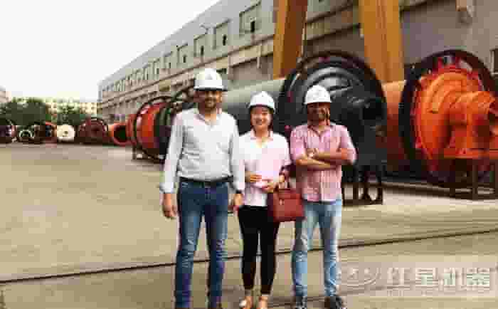 客户到红星机器厂区参观设备
